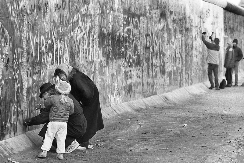 The Fall of the Berlin Wall : 1989  : Personal Photo Projects :  Richard Moore Photography : Photographer : 